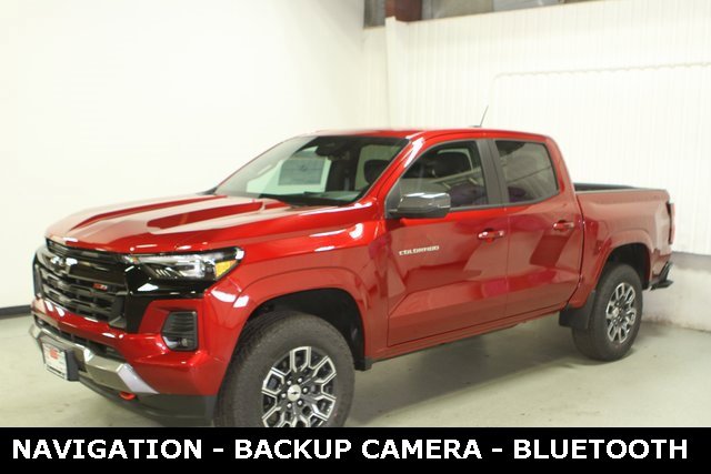 2025 Chevrolet Colorado Z71 photo 2