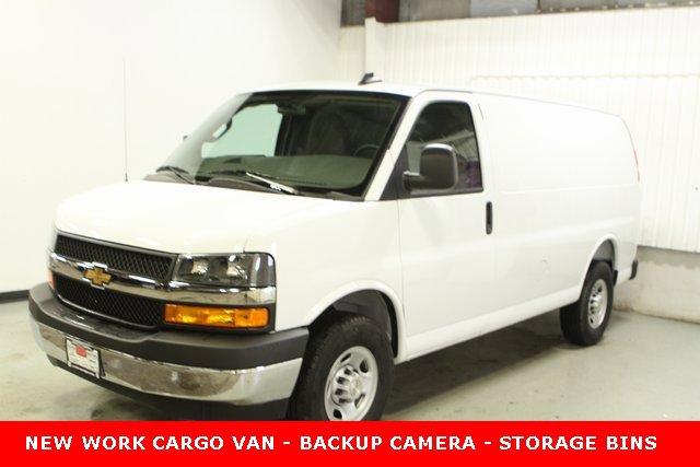 2025 Chevrolet Express 2500 Work Van Cargo photo 2