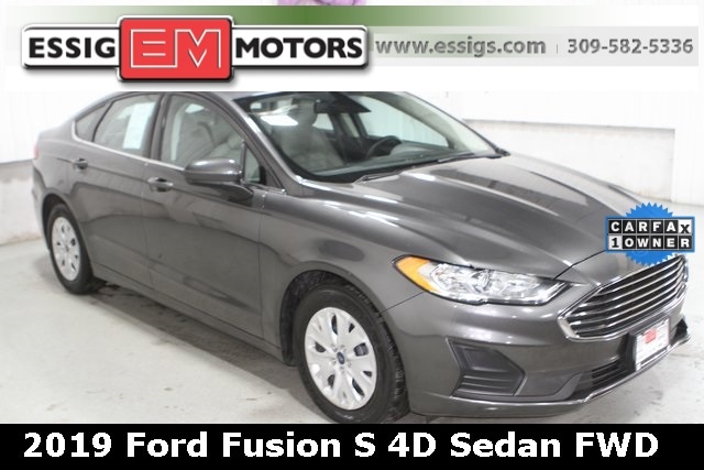 2019 Ford Fusion S's photo