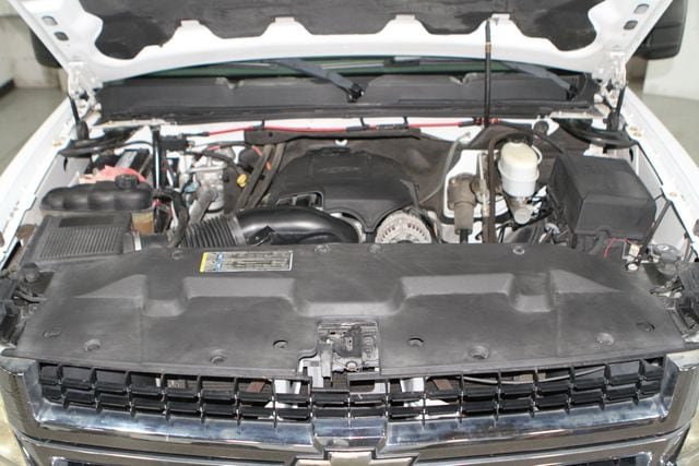 2008 Chevrolet Silverado HD Work Regular Cab SWB's photo