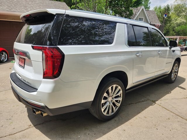 2022 Gmc Yukon XL Denali photo 2