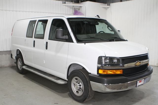 2024 Chevrolet Express 2500 Work Van HD's photo