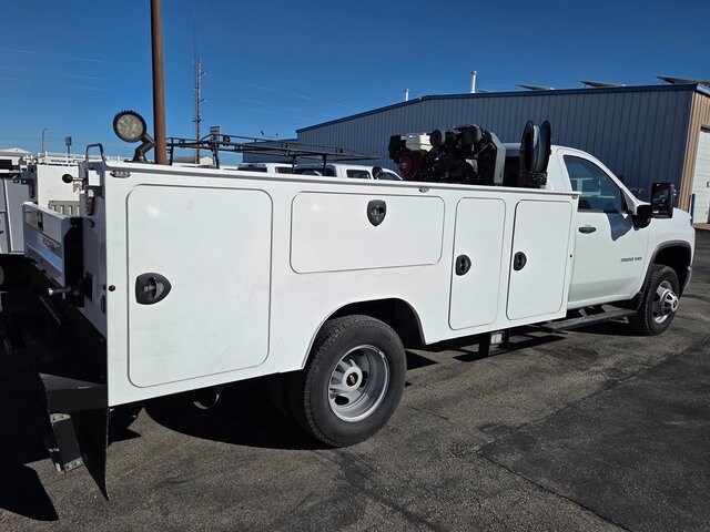 2022 Chevrolet Silverado 3500HD Work Truck photo 2