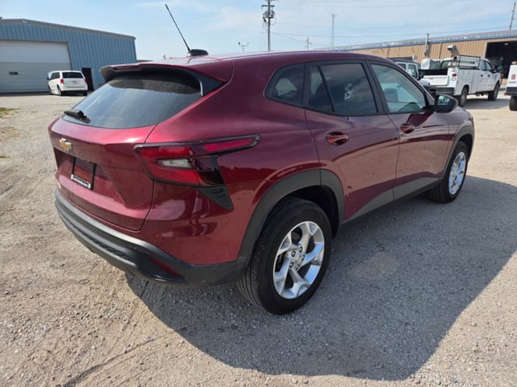 Used 2025 Chevrolet Trax LS SUV