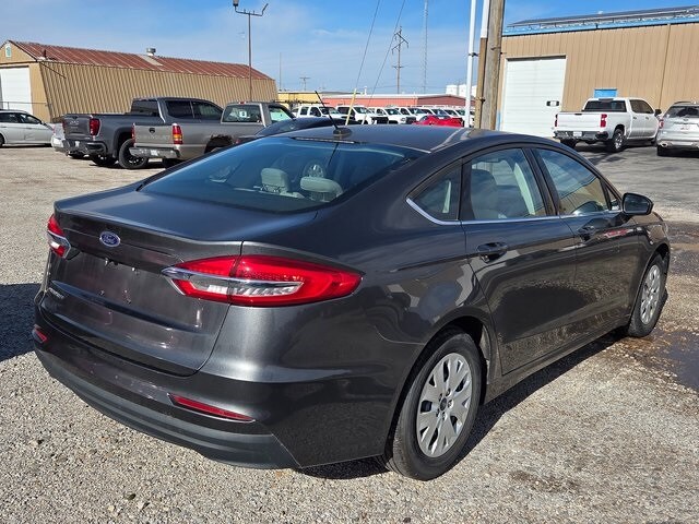 2019 Ford Fusion S photo 3