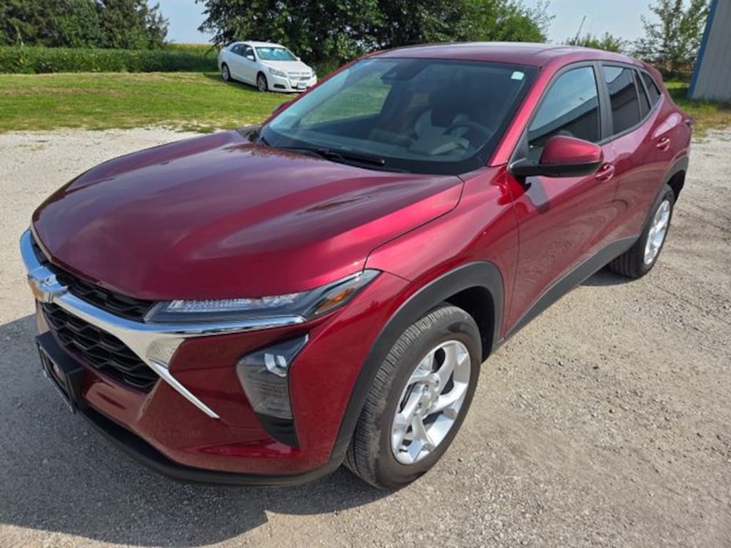 Used 2025 Chevrolet Trax LS SUV