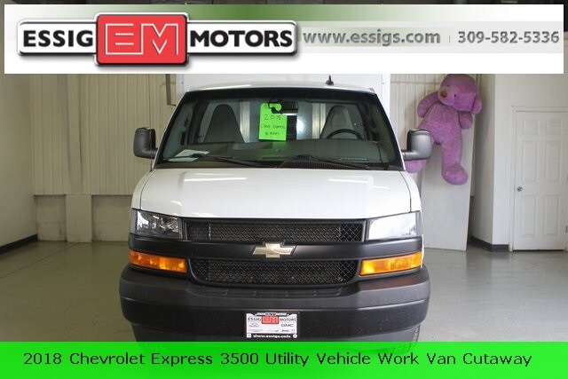 2018 Chevrolet Express Cutaway Work Van photo 3