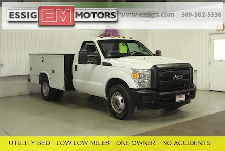 2015 Ford F-350 Chassis Truck Regular Cab