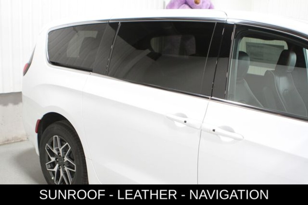New 2027 Chrysler Pacifica LIMITED AWD Passenger Van