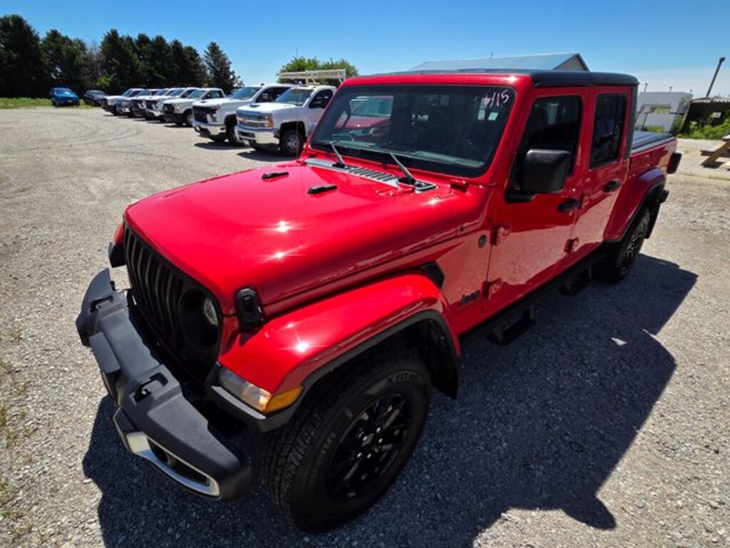 Used 2022 Jeep Gladiator Sport Truck Crew Cab