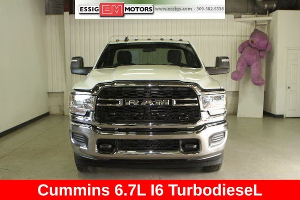 New 2024 Ram 3500 Chassis Cab TRADESMAN REGULAR 4X4 84' CA Pickup