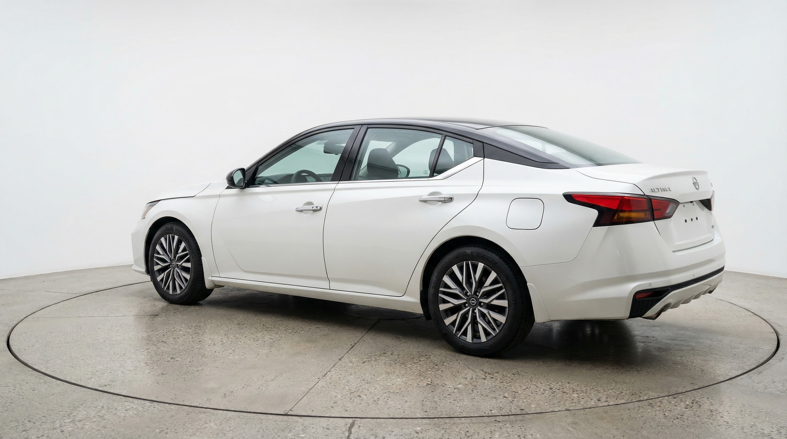 Thumbnail: 2025 Nissan Altima - 5