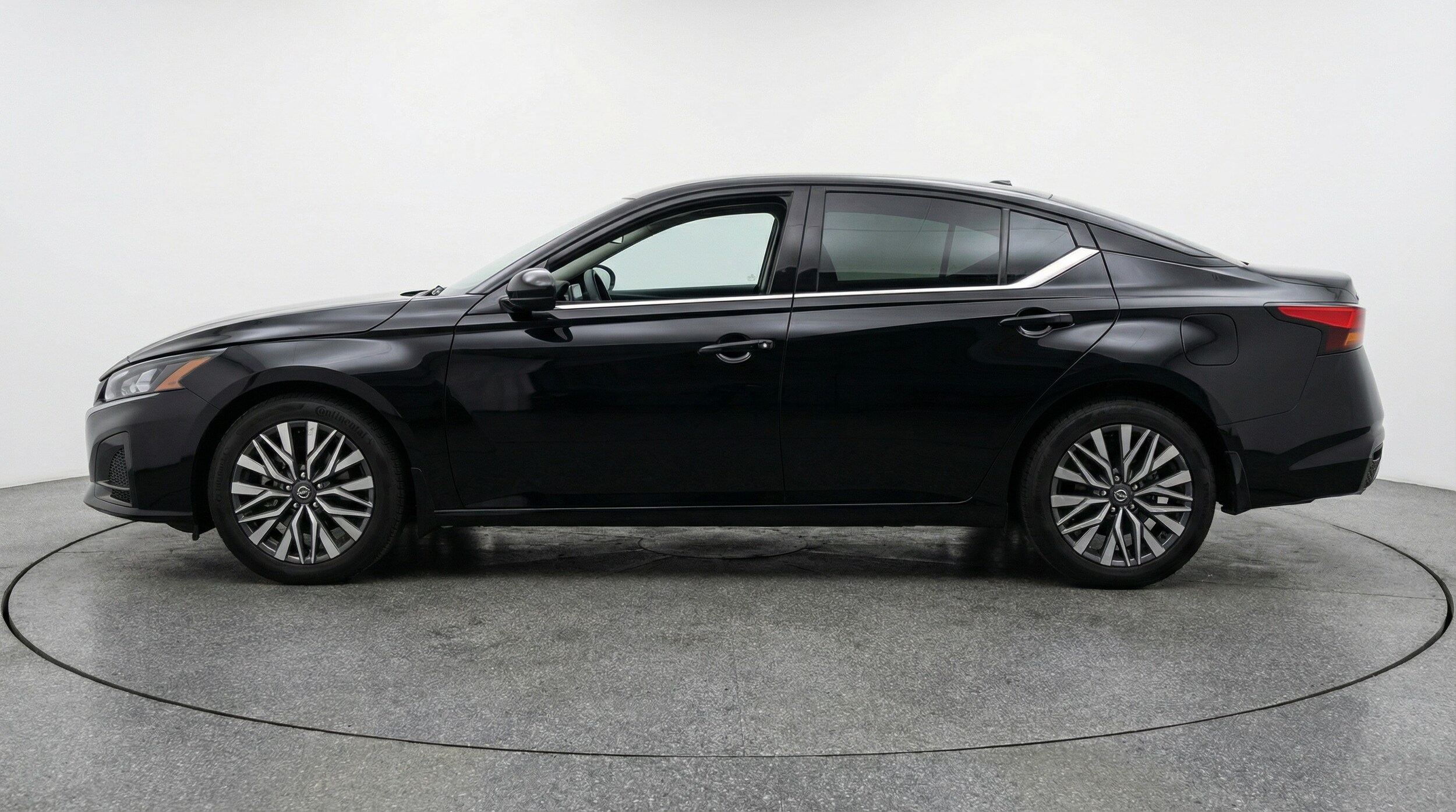 Thumbnail: 2025 Nissan Altima - 4