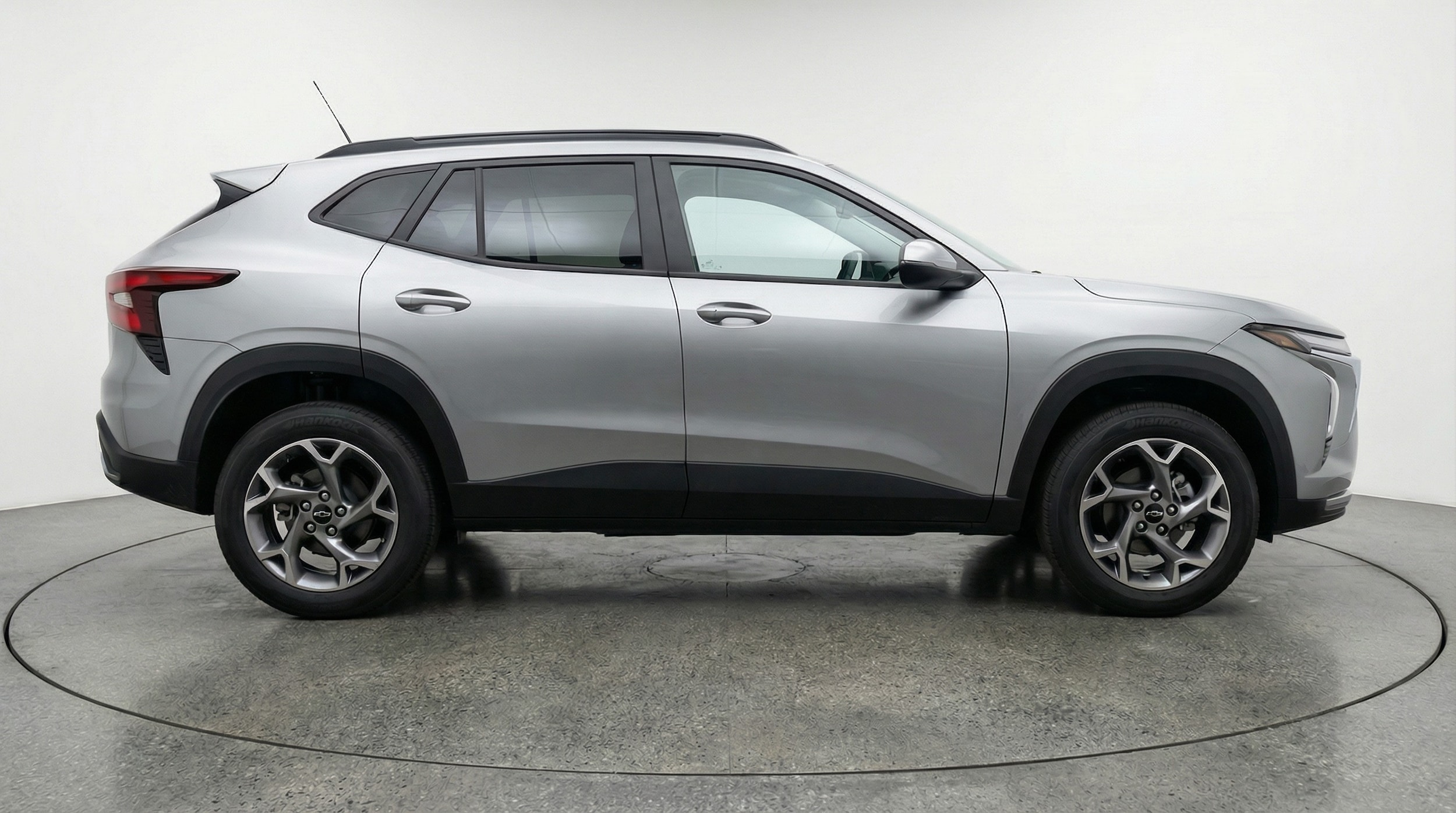 Thumbnail: 2025 Chevrolet Trax - 8