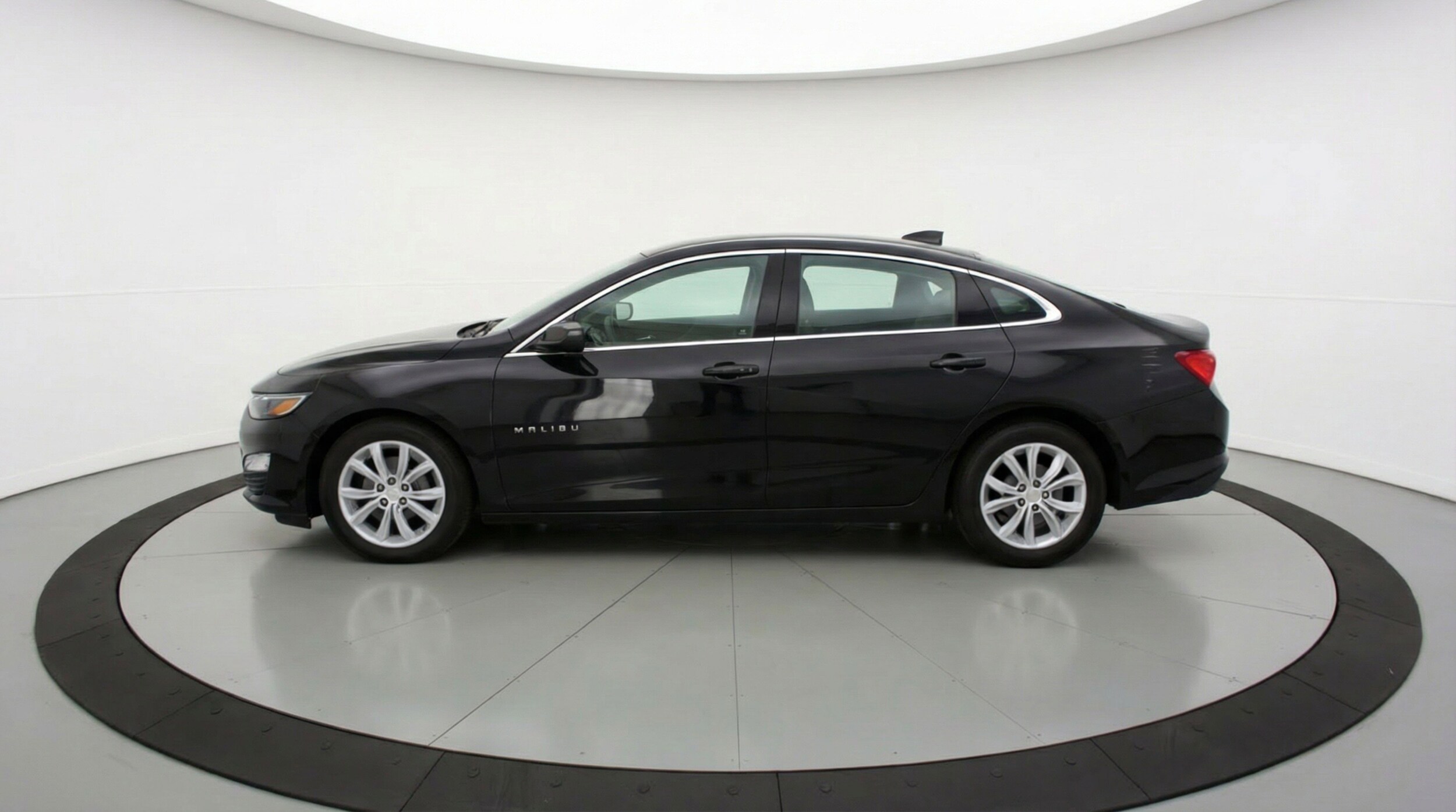 Thumbnail: 2024 Chevrolet Malibu - 5