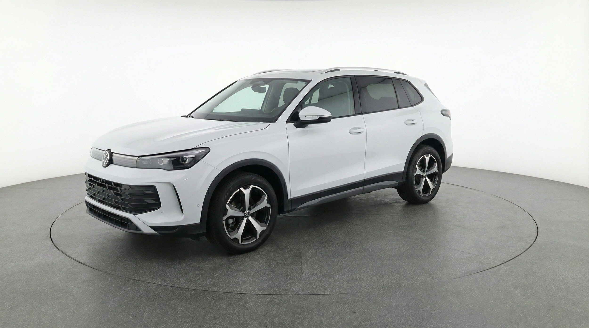 Thumbnail: 2026 Volkswagen Tiguan - 3