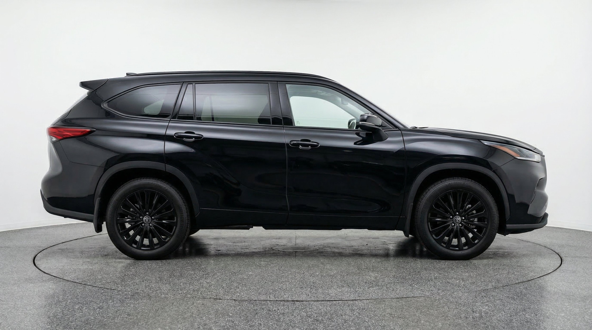 Thumbnail: 2025 Toyota Highlander - 11