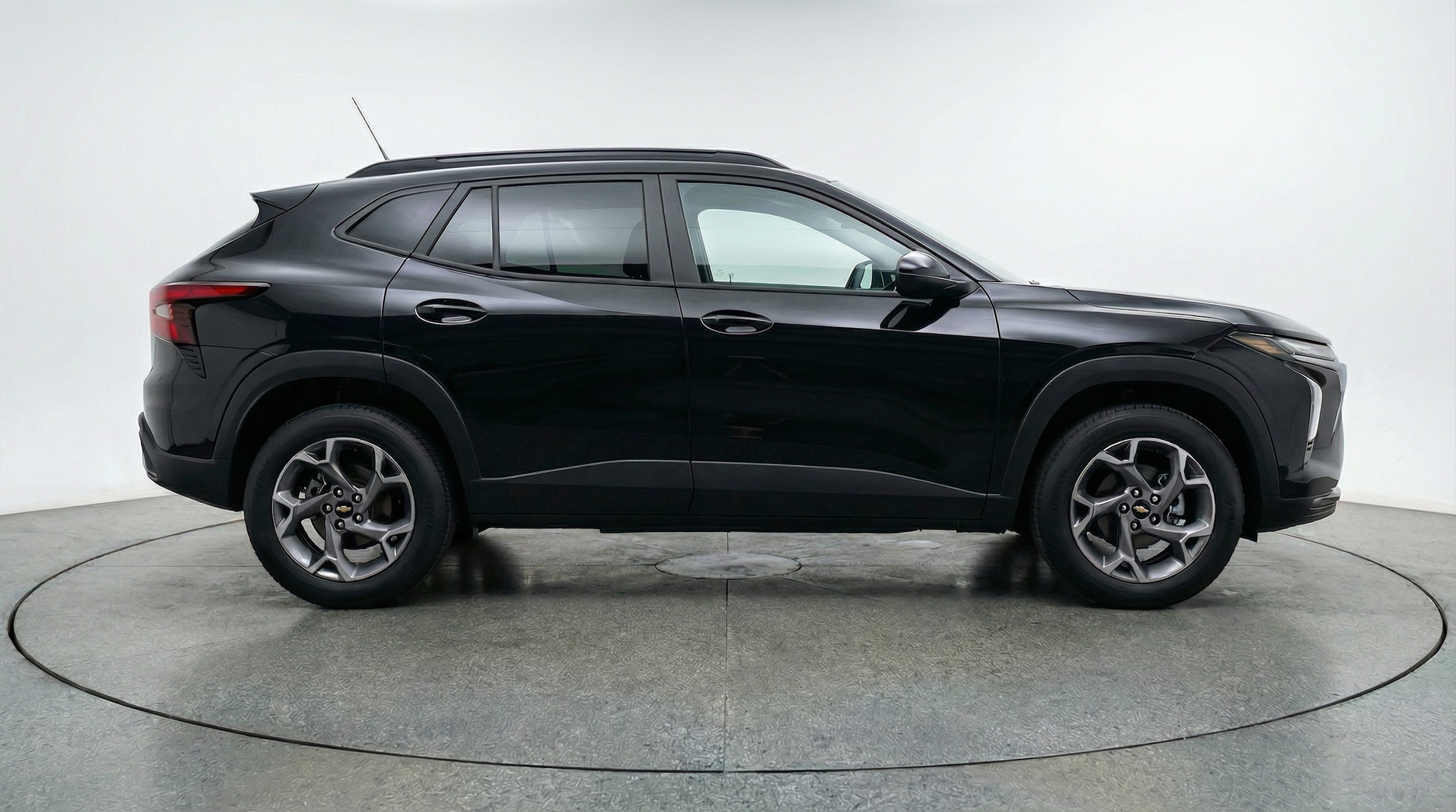 Thumbnail: 2025 Chevrolet Trax - 8