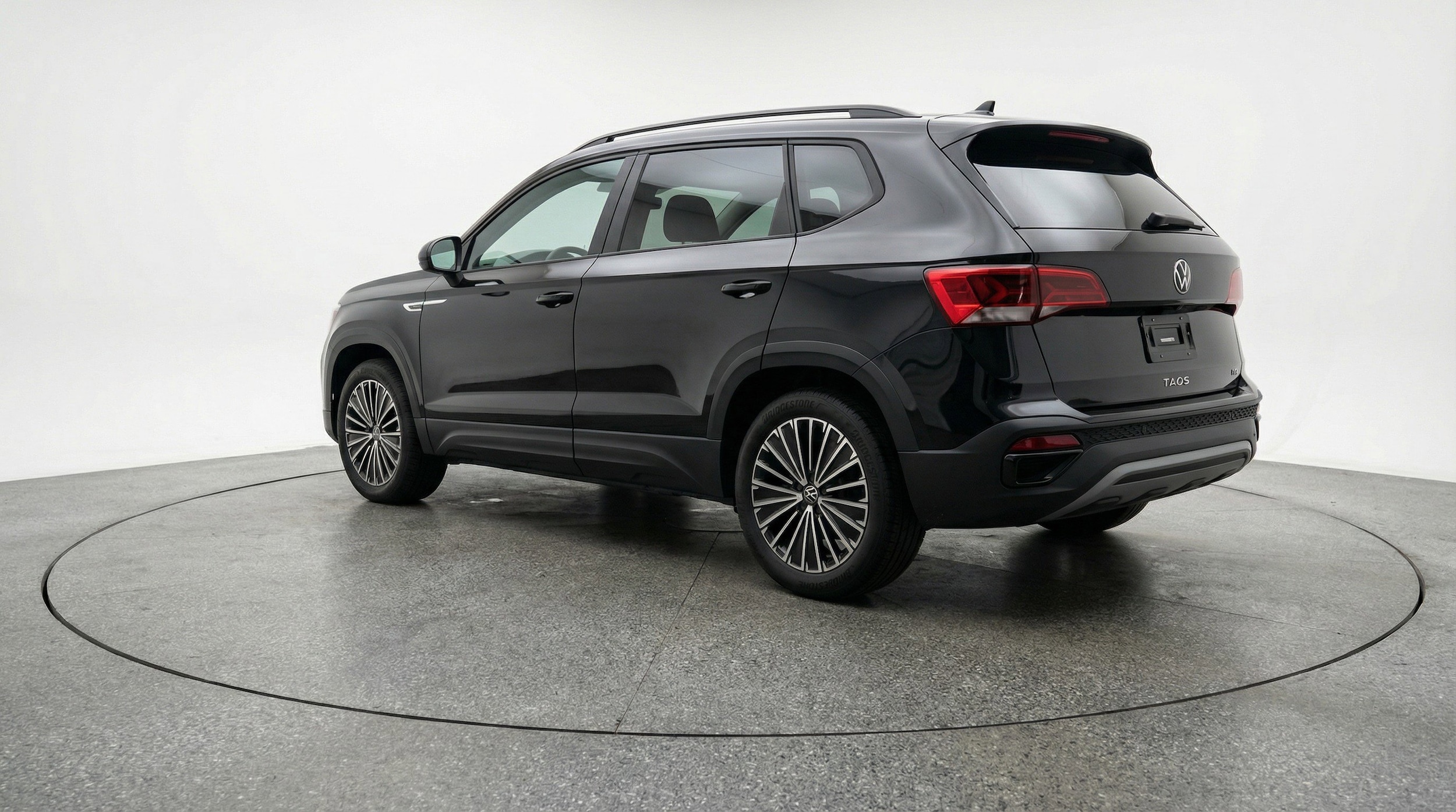 Thumbnail: 2025 Volkswagen Taos - 6