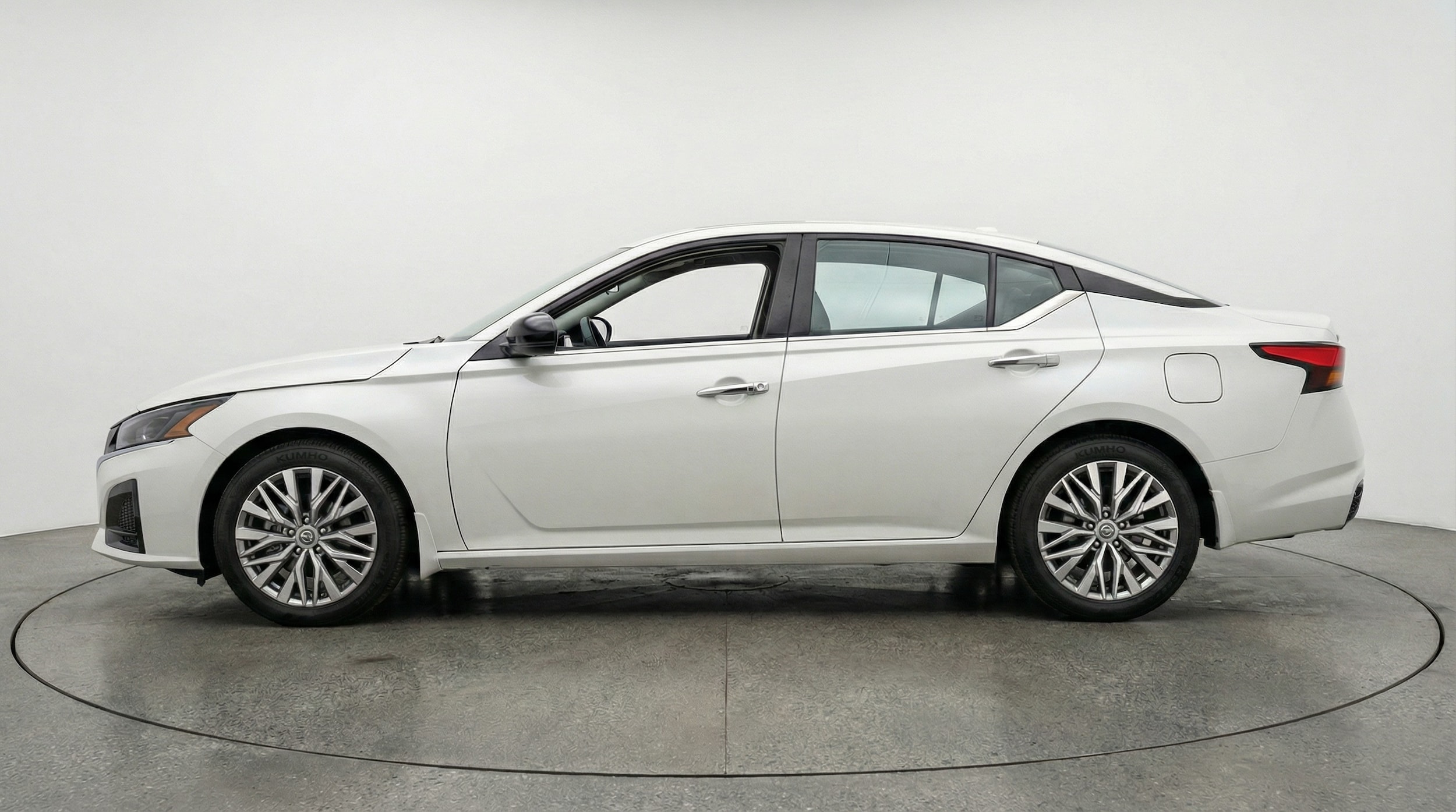 Thumbnail: 2025 Nissan Altima - 4