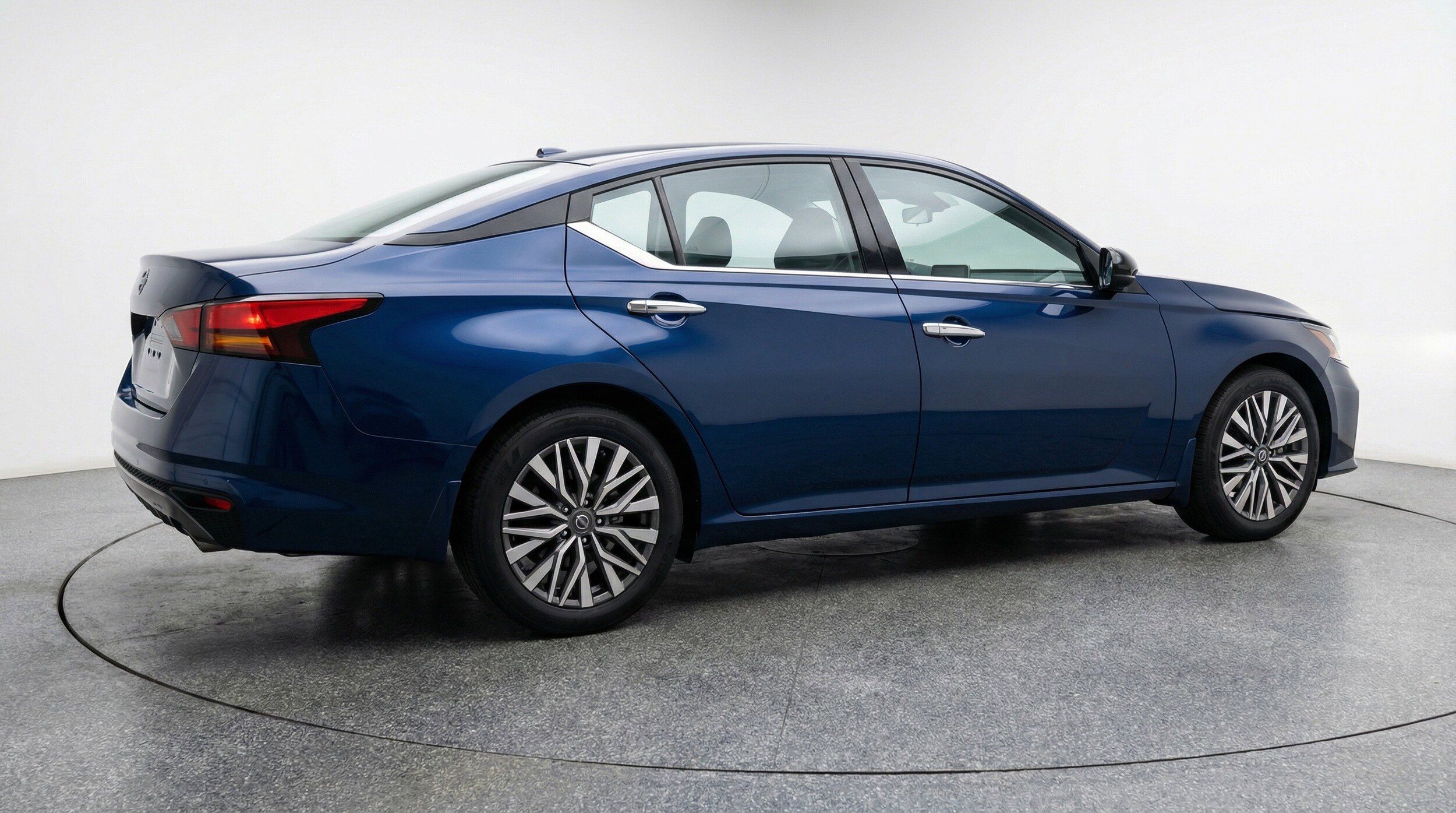 Thumbnail: 2025 Nissan Altima - 9