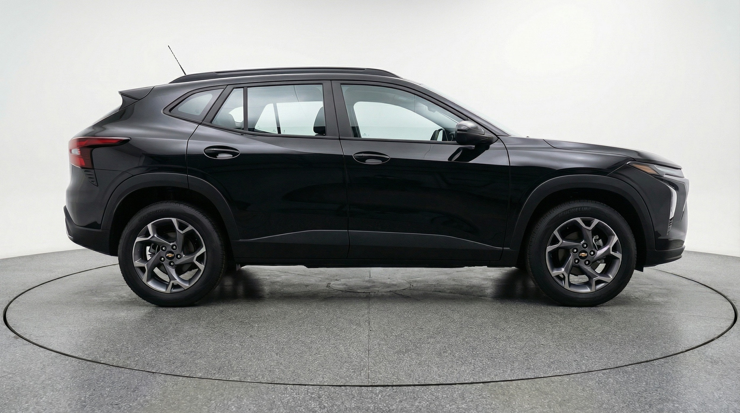 Thumbnail: 2025 Chevrolet Trax - 8