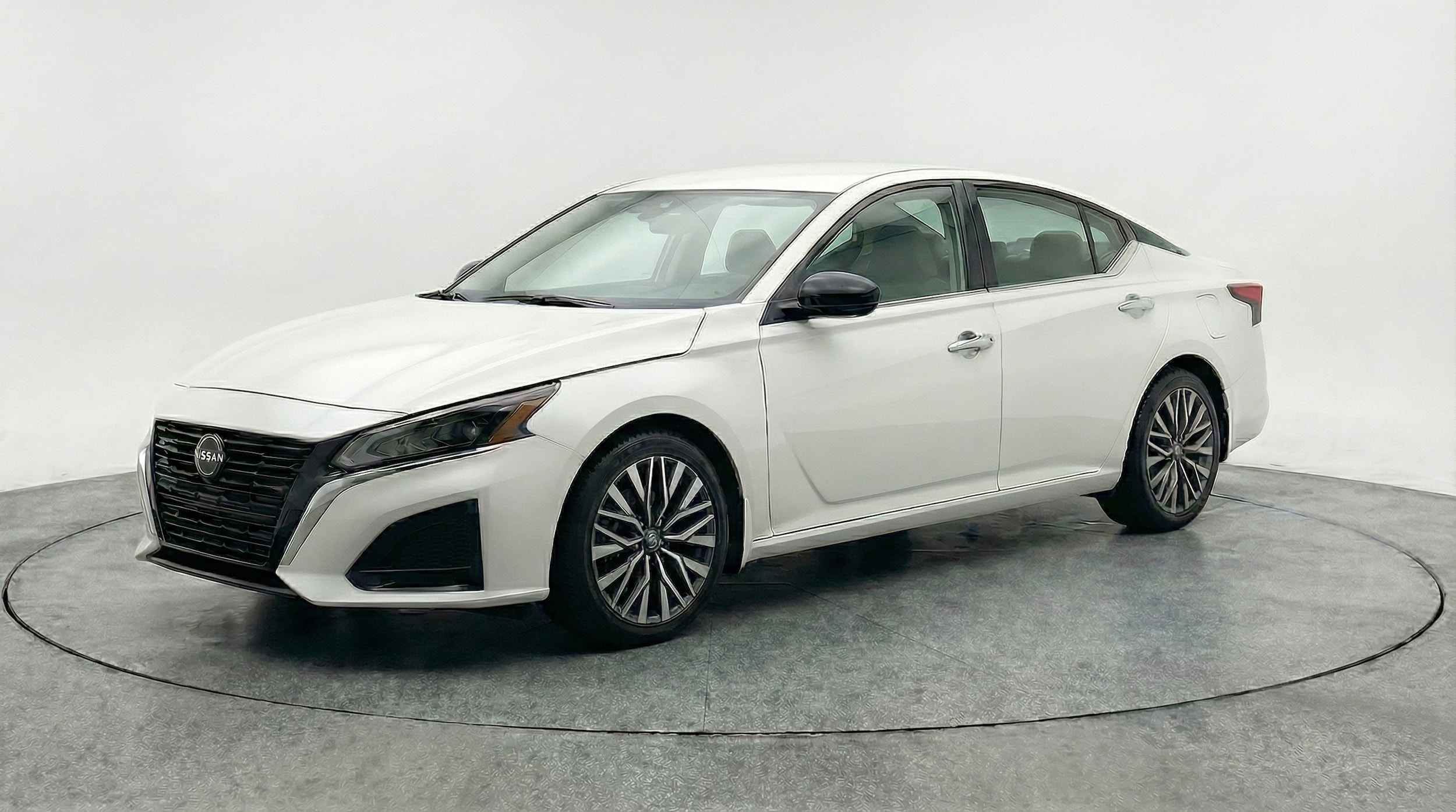 Thumbnail: 2025 Nissan Altima - 3