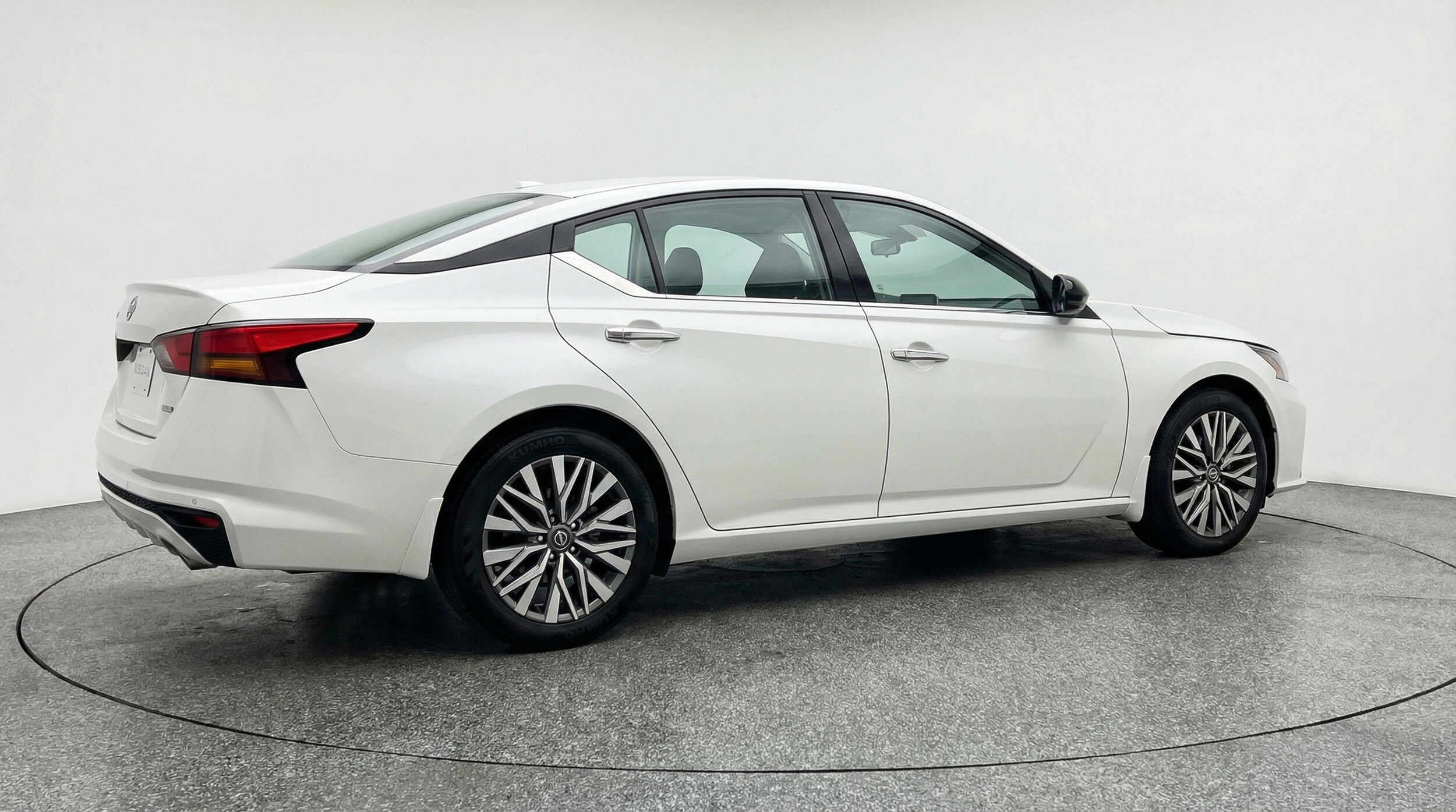 Thumbnail: 2025 Nissan Altima - 9