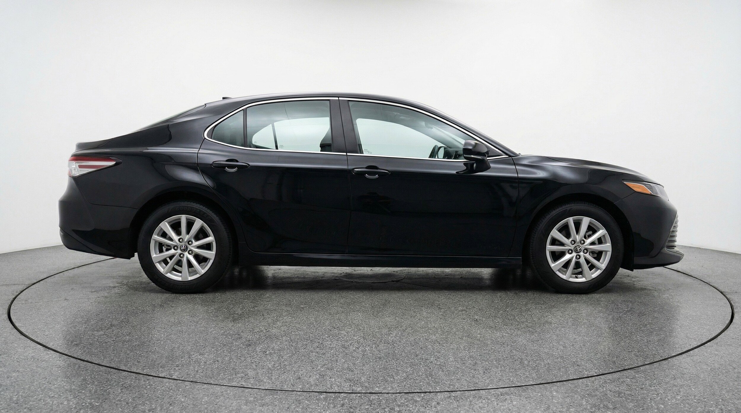 Thumbnail: 2025 Toyota Camry - 11