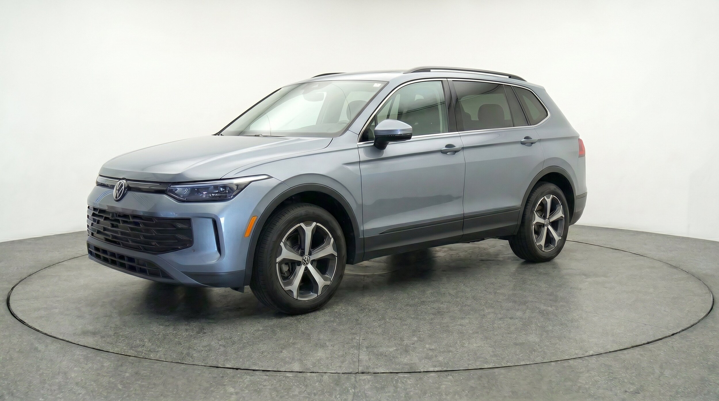 Thumbnail: 2026 Volkswagen Tiguan - 3