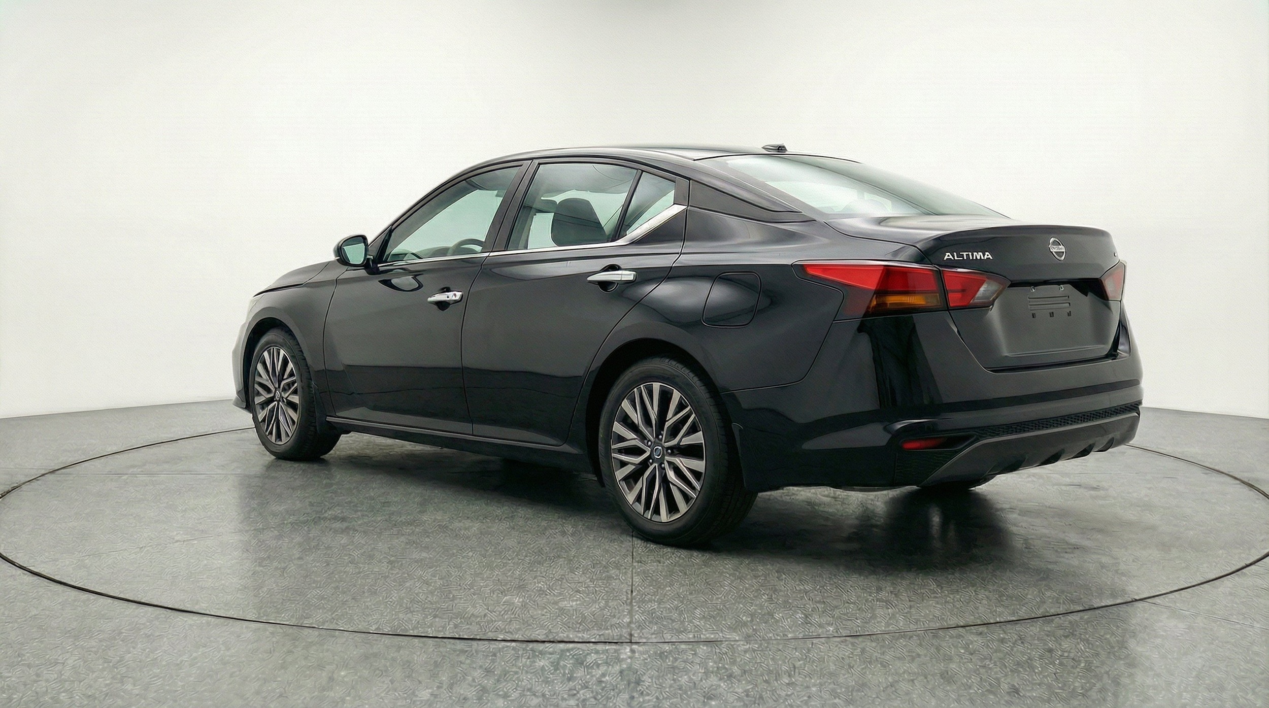 Thumbnail: 2025 Nissan Altima - 6