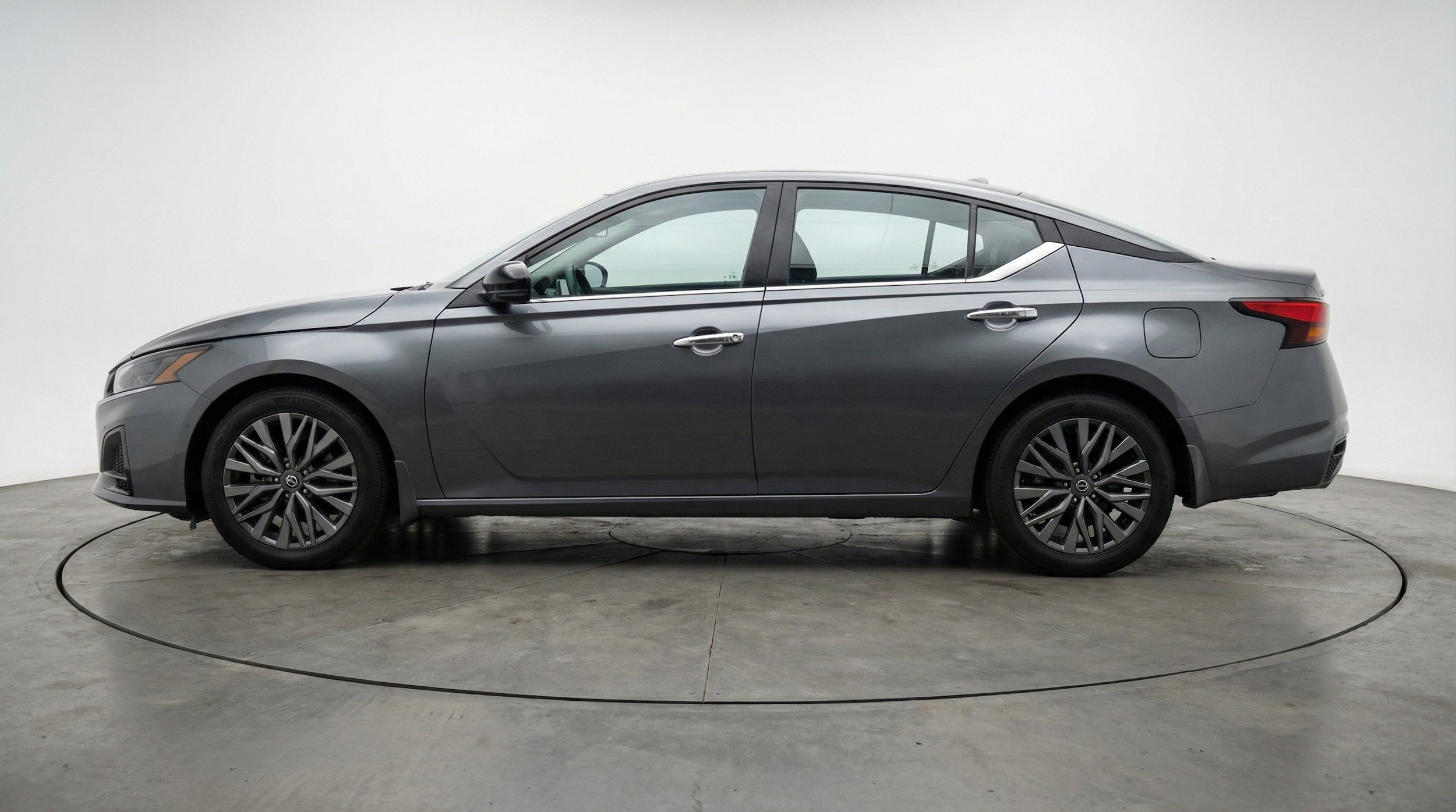 Thumbnail: 2025 Nissan Altima - 5