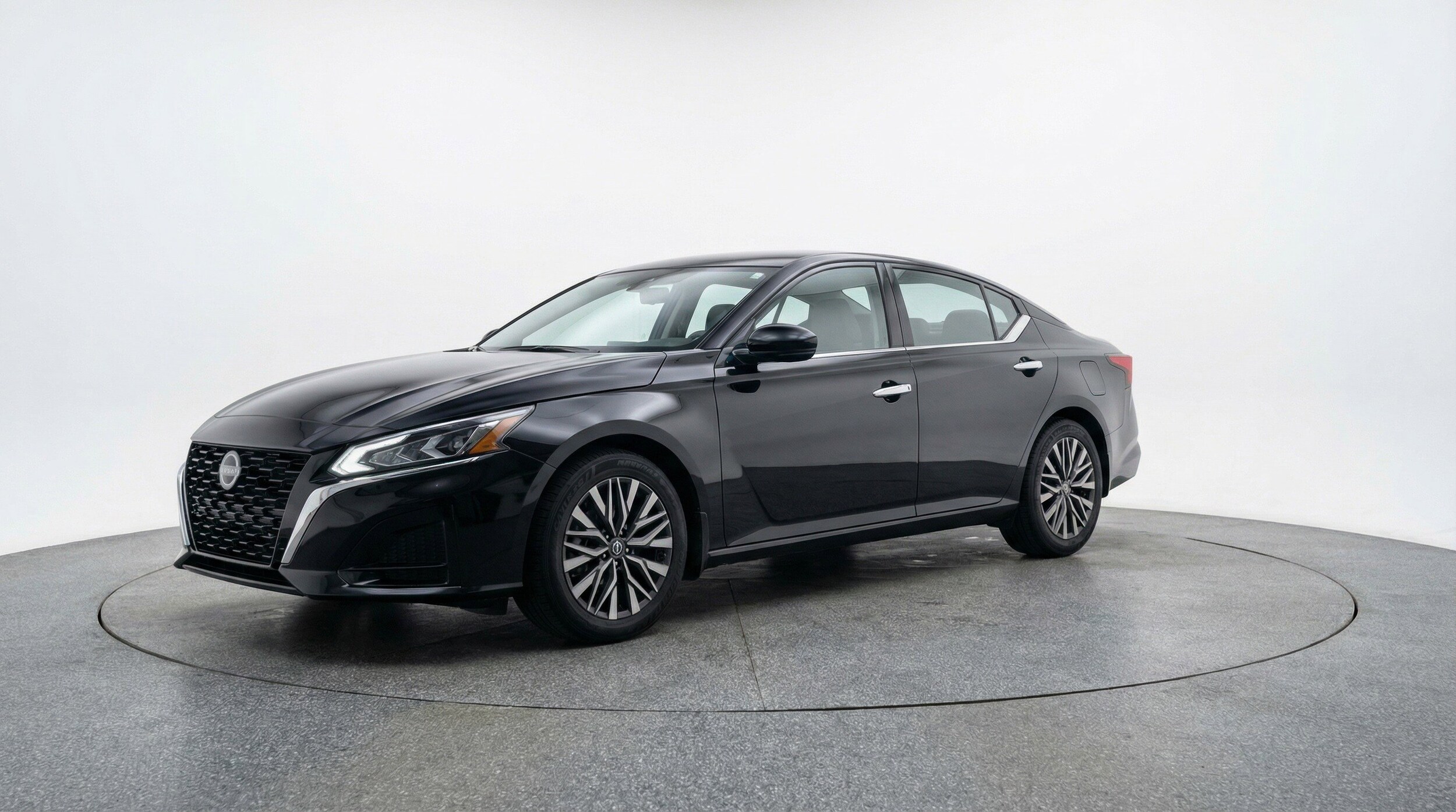 Thumbnail: 2025 Nissan Altima - 3