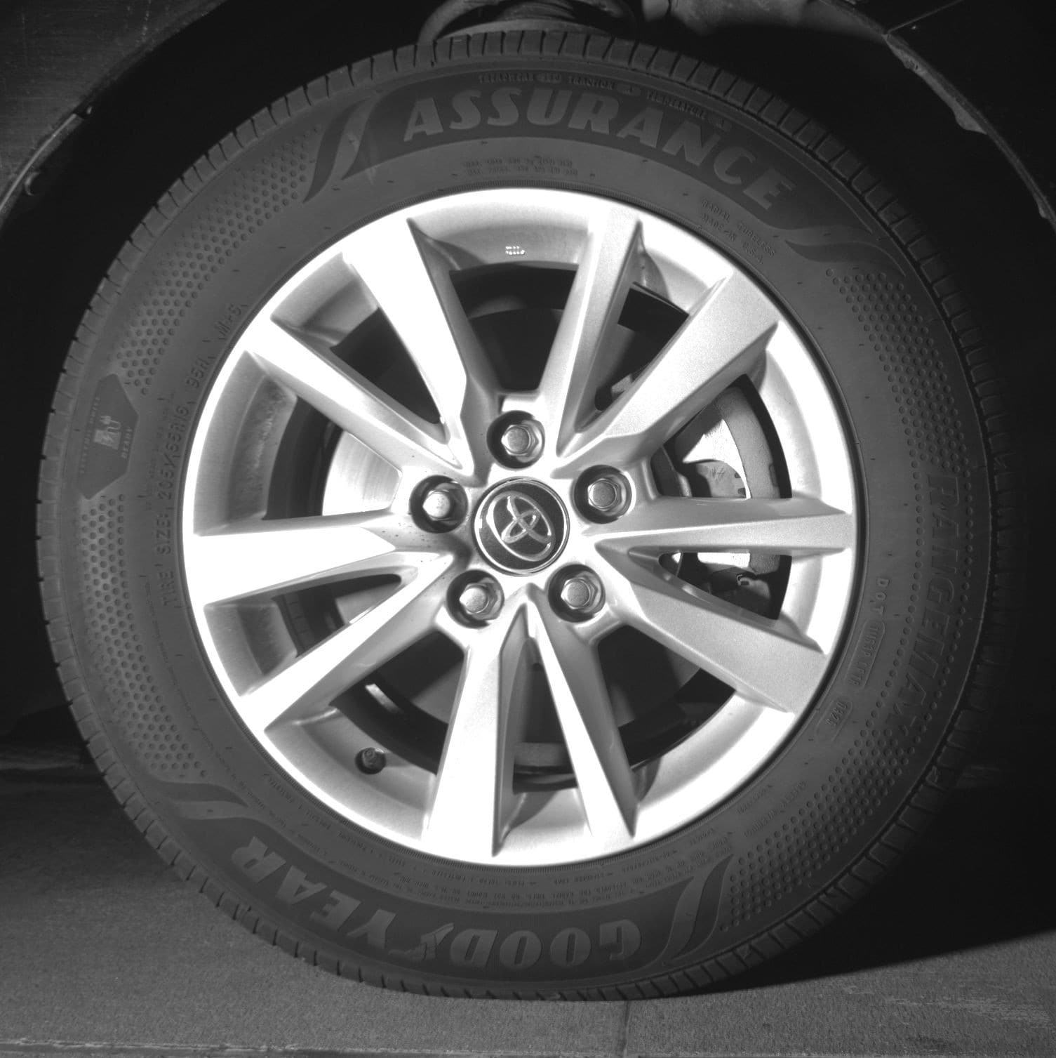 Thumbnail: 2025 Toyota Camry - 10