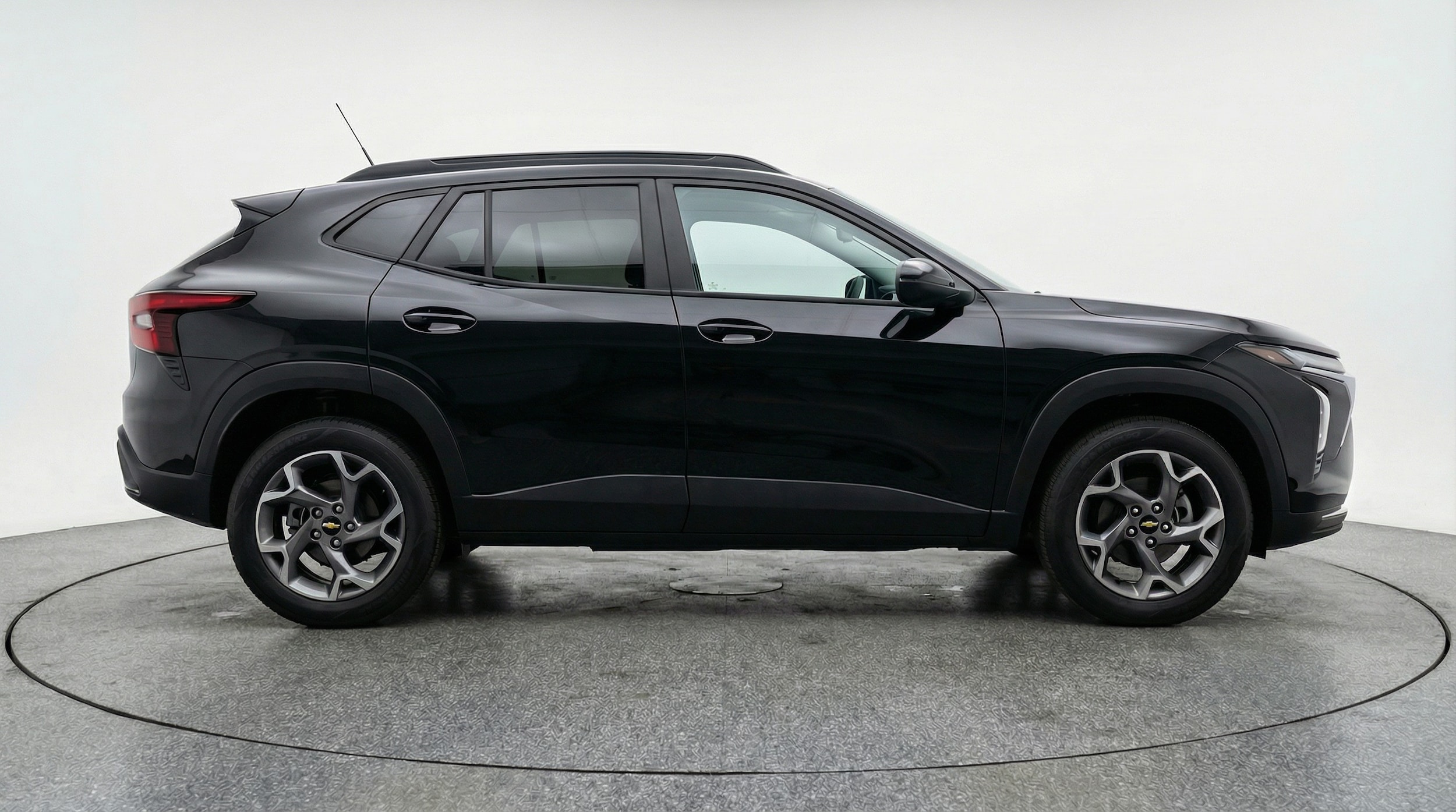 Thumbnail: 2025 Chevrolet Trax - 8