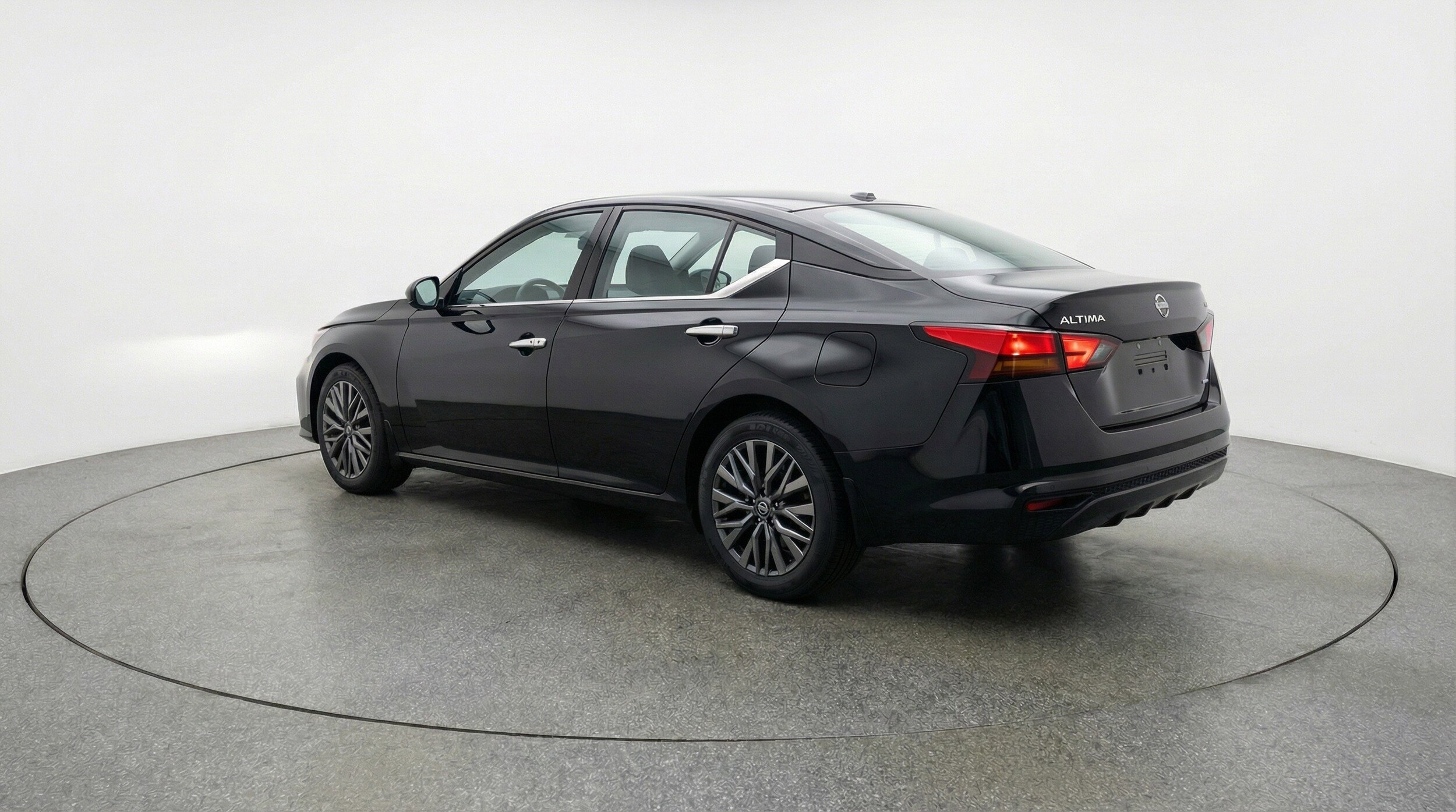 Thumbnail: 2025 Nissan Altima - 6