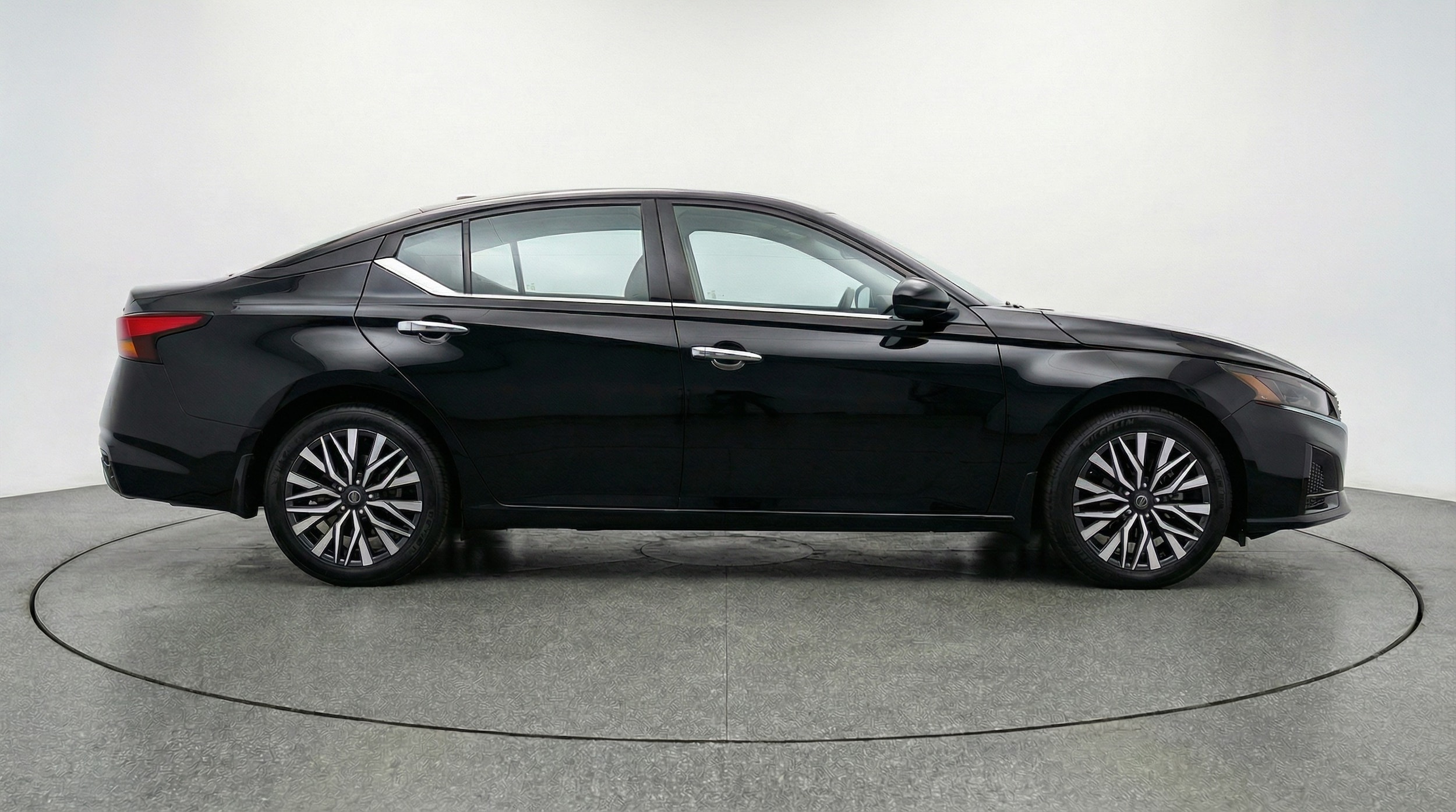 Thumbnail: 2025 Nissan Altima - 8