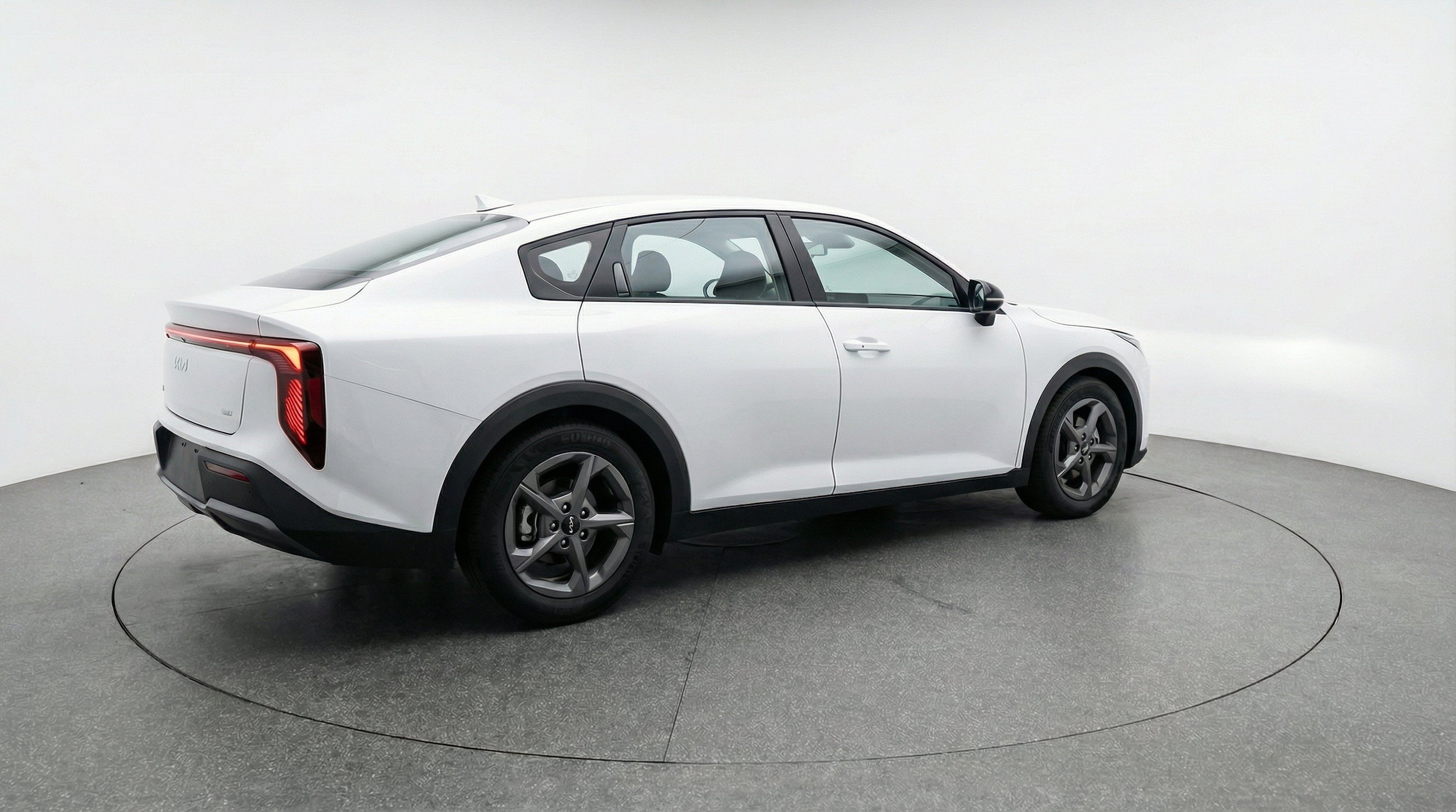 2025 Kia K4 LXS - Photo 8