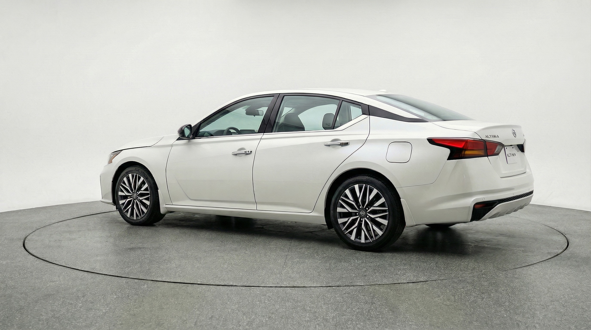 Thumbnail: 2025 Nissan Altima - 5