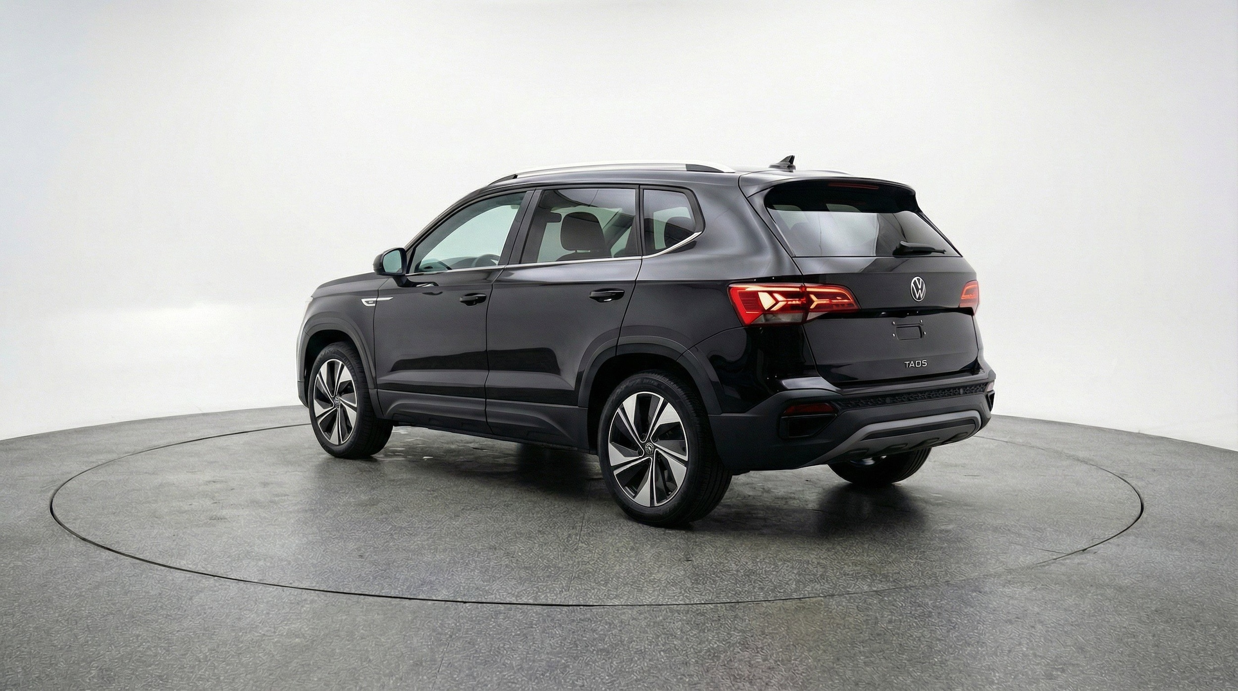 Thumbnail: 2025 Volkswagen Taos - 6