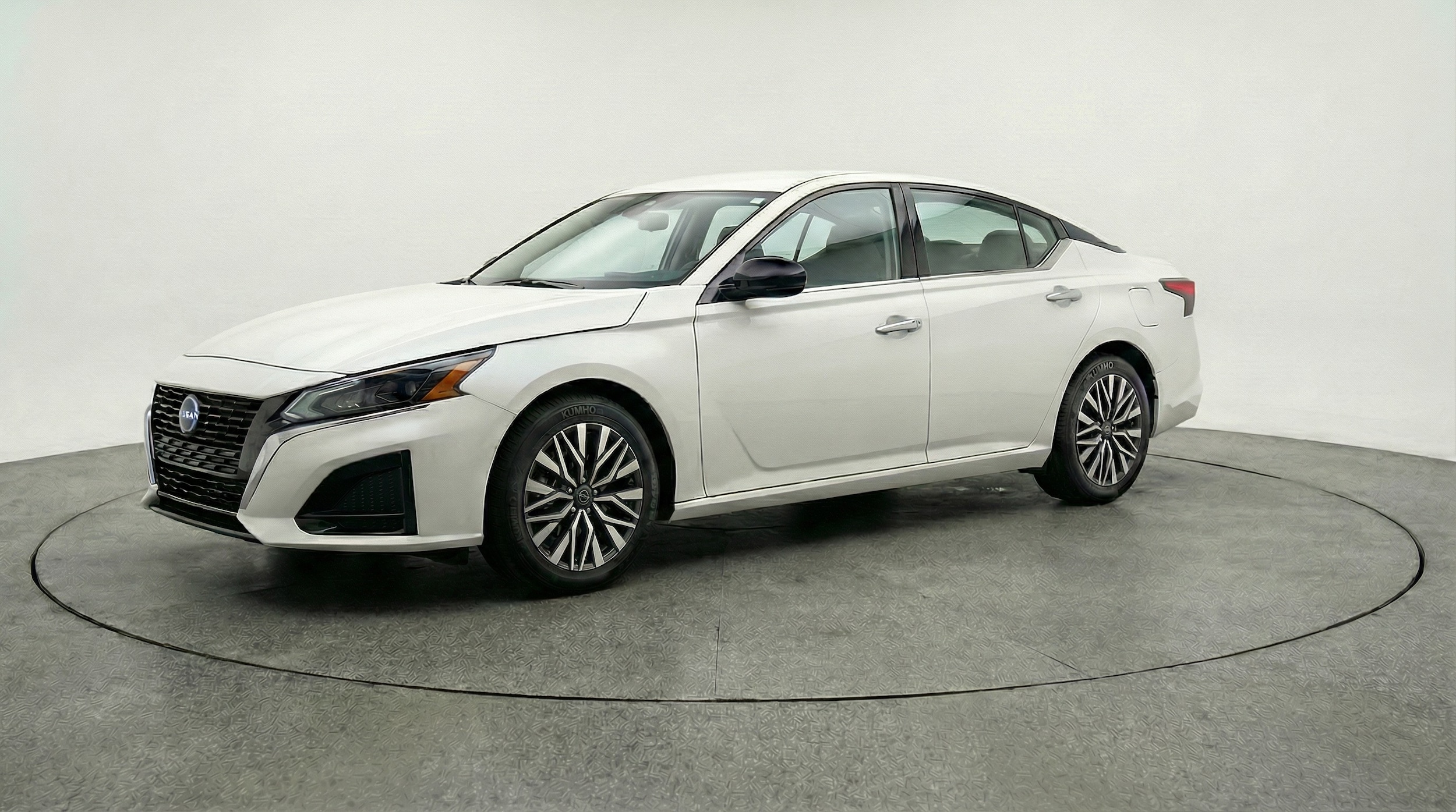 Thumbnail: 2025 Nissan Altima - 3