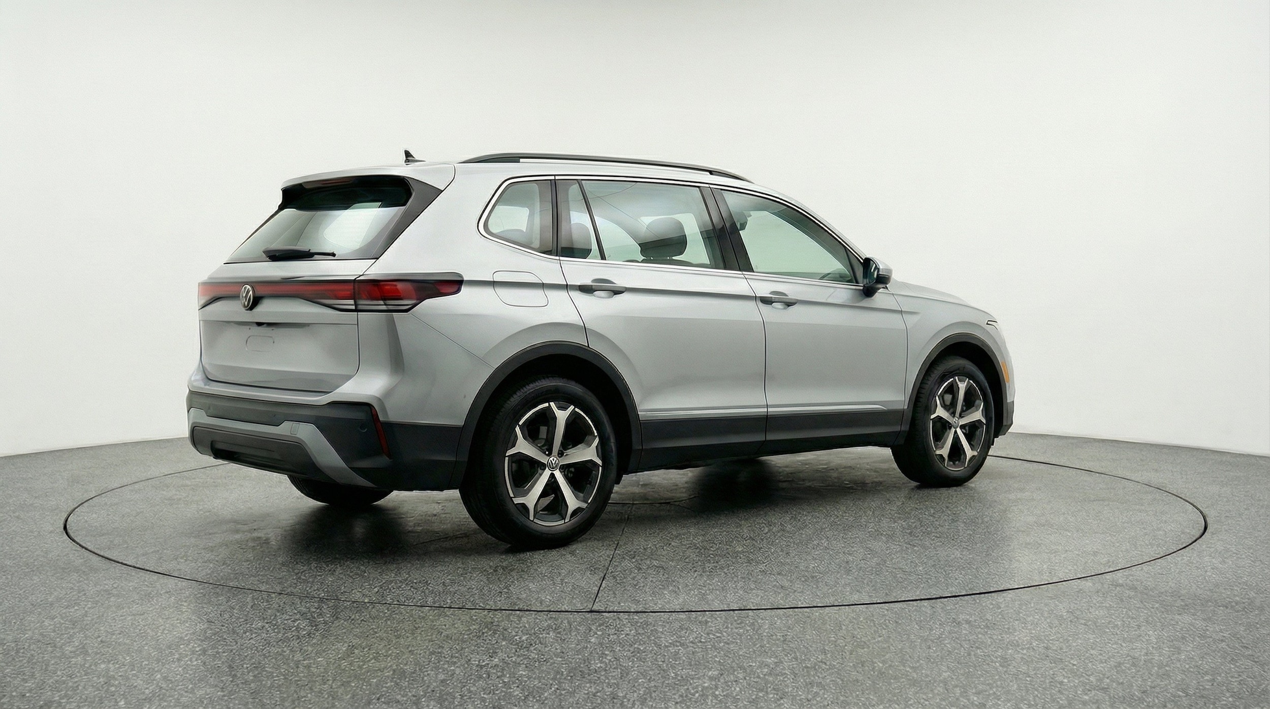 Thumbnail: 2026 Volkswagen Tiguan - 9