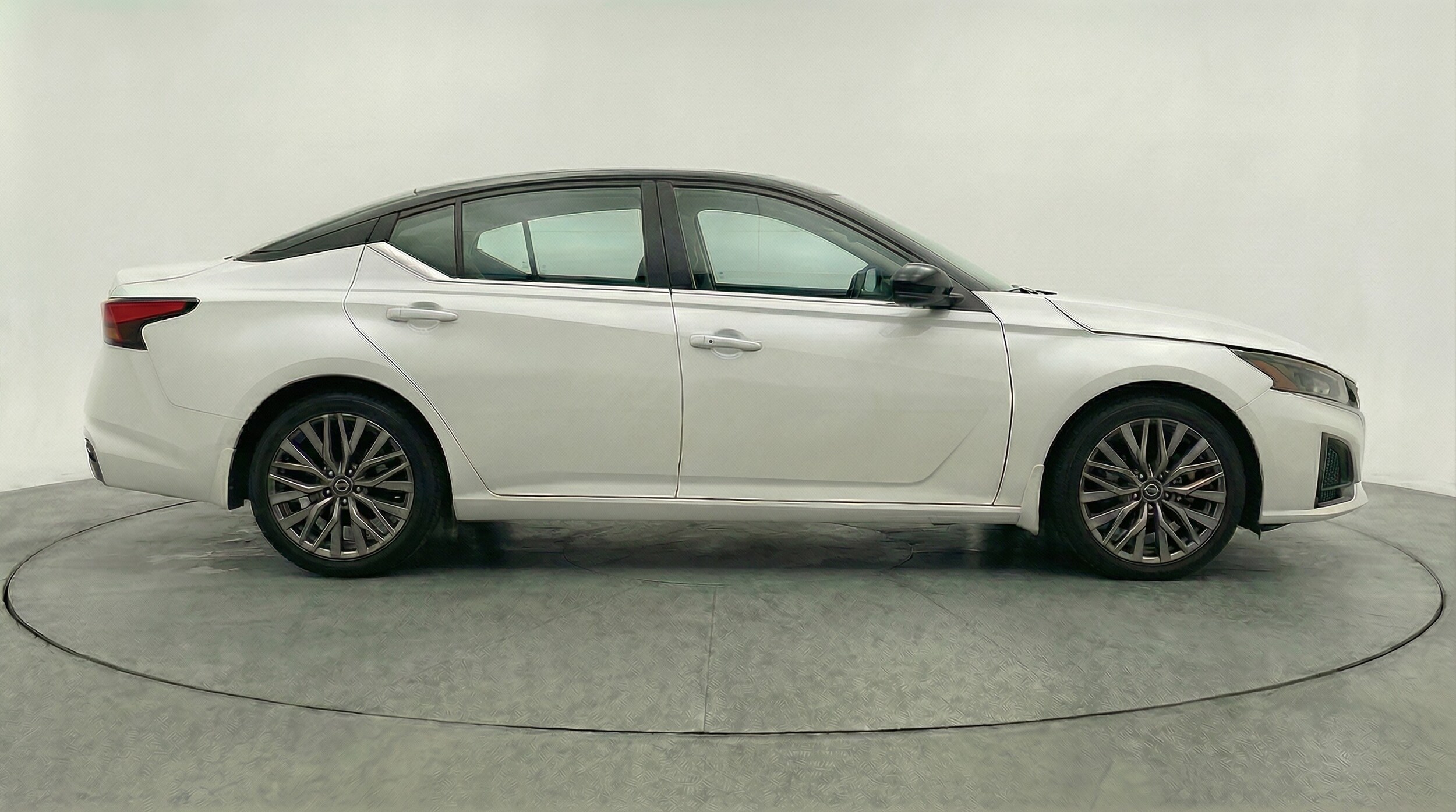 Thumbnail: 2025 Nissan Altima - 8