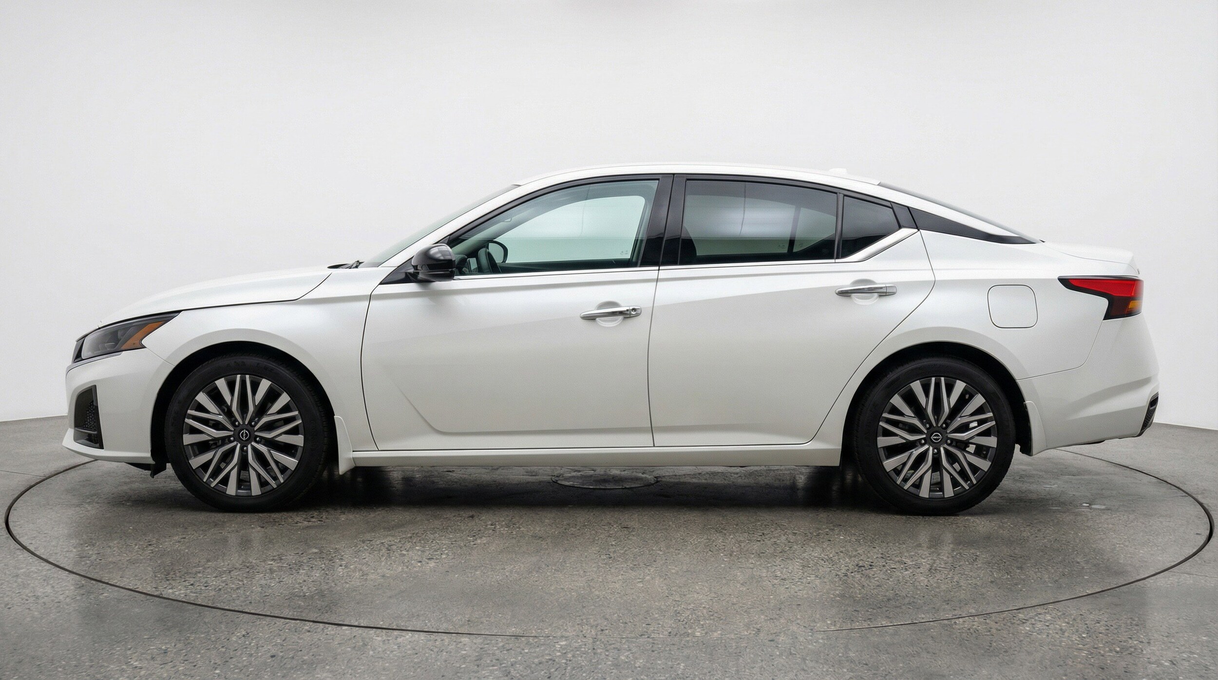 Thumbnail: 2025 Nissan Altima - 5