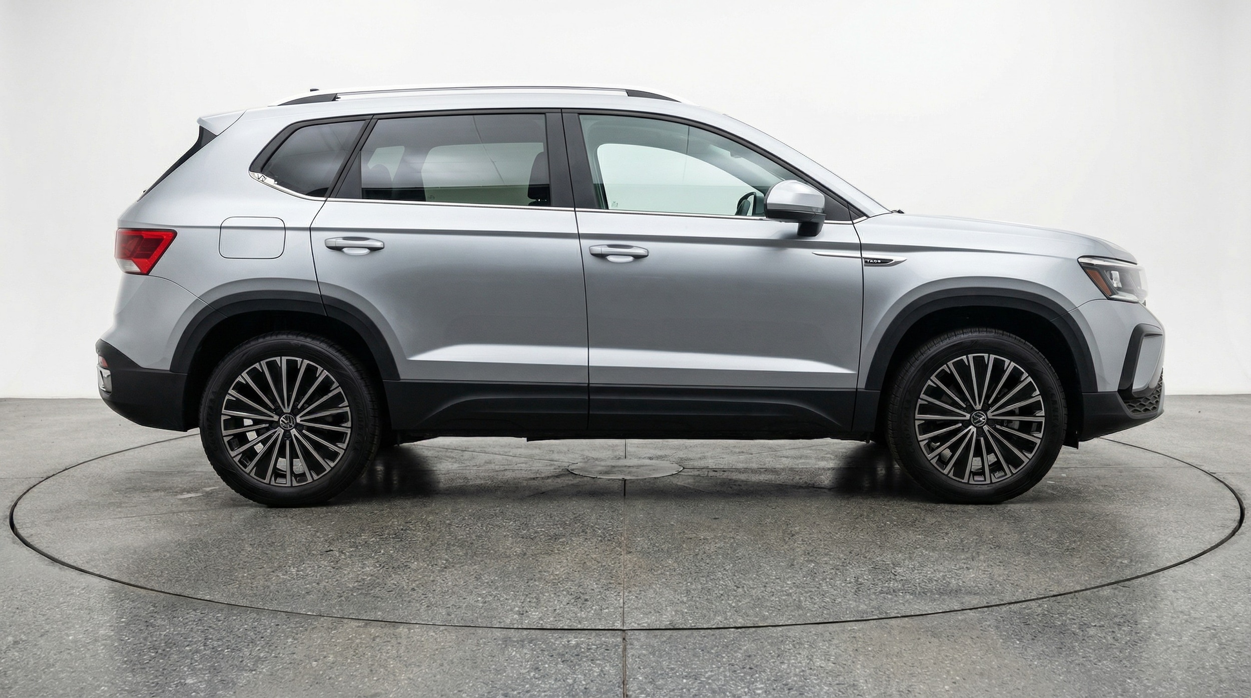 Thumbnail: 2025 Volkswagen Taos - 8