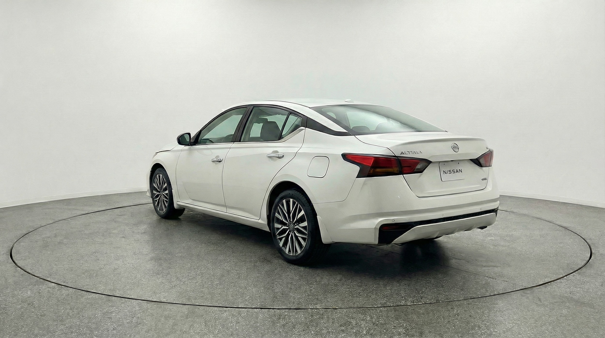 Thumbnail: 2025 Nissan Altima - 5