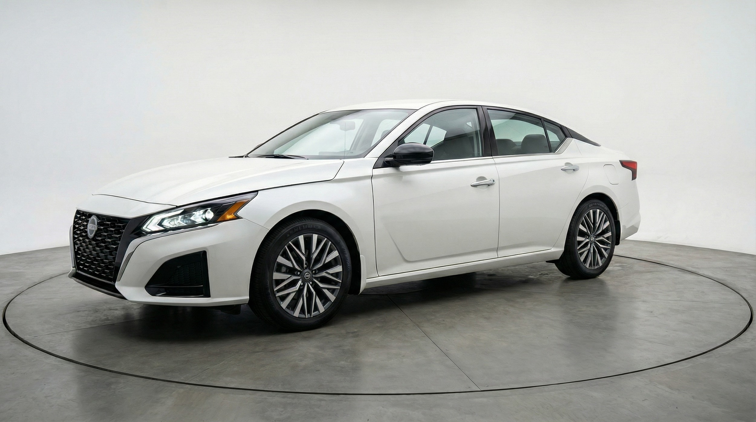 Thumbnail: 2025 Nissan Altima - 3