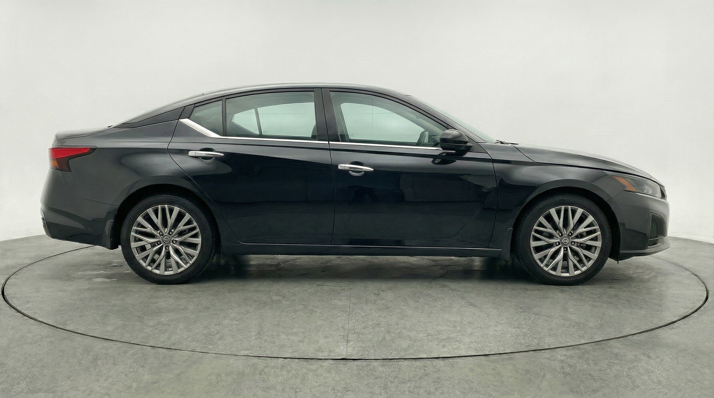 Thumbnail: 2025 Nissan Altima - 11