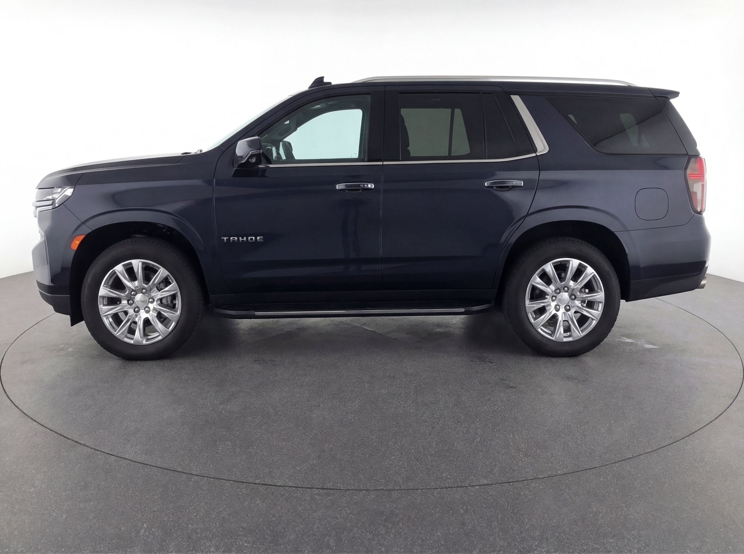 Thumbnail: 2023 Chevrolet Tahoe - 5