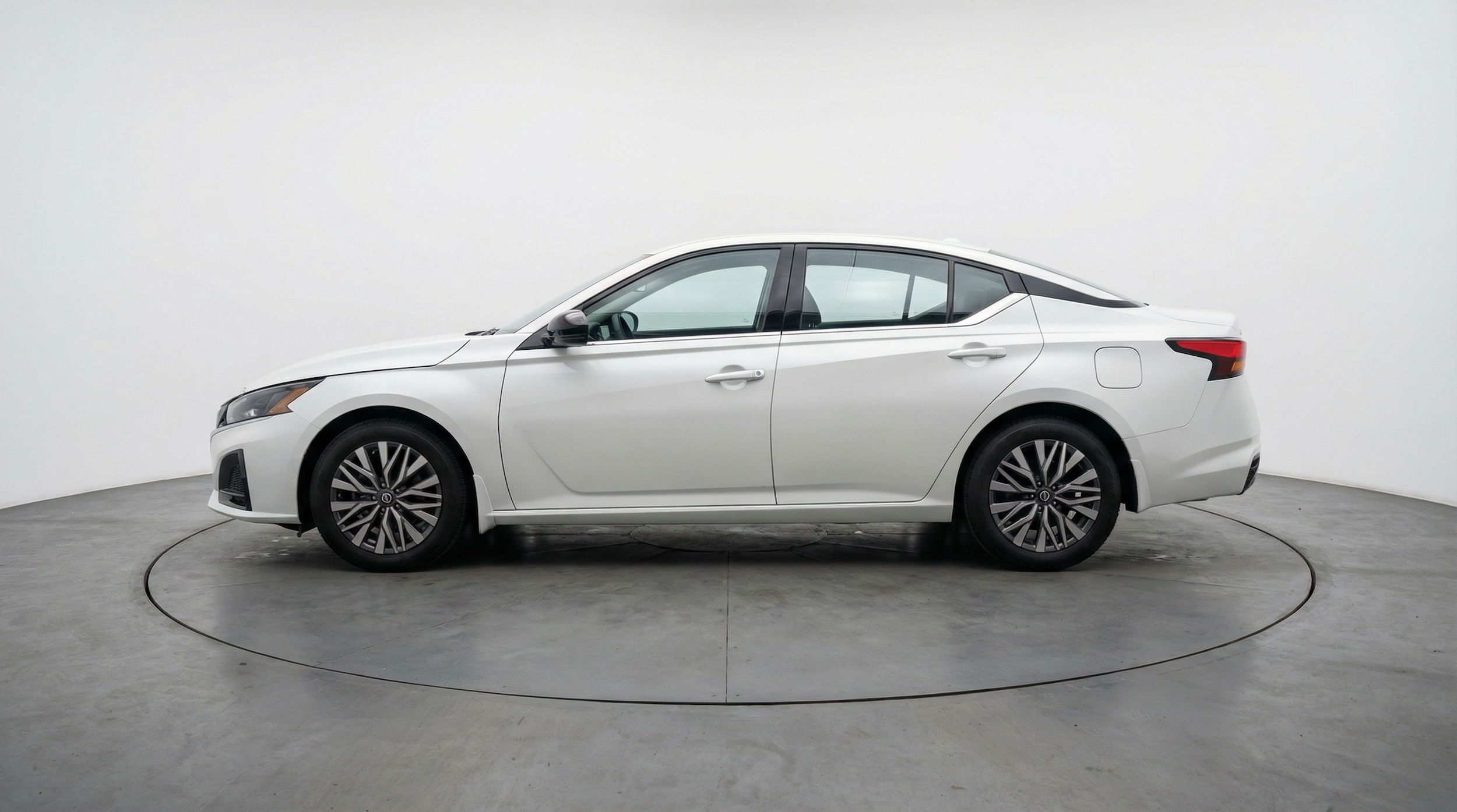 Thumbnail: 2025 Nissan Altima - 4